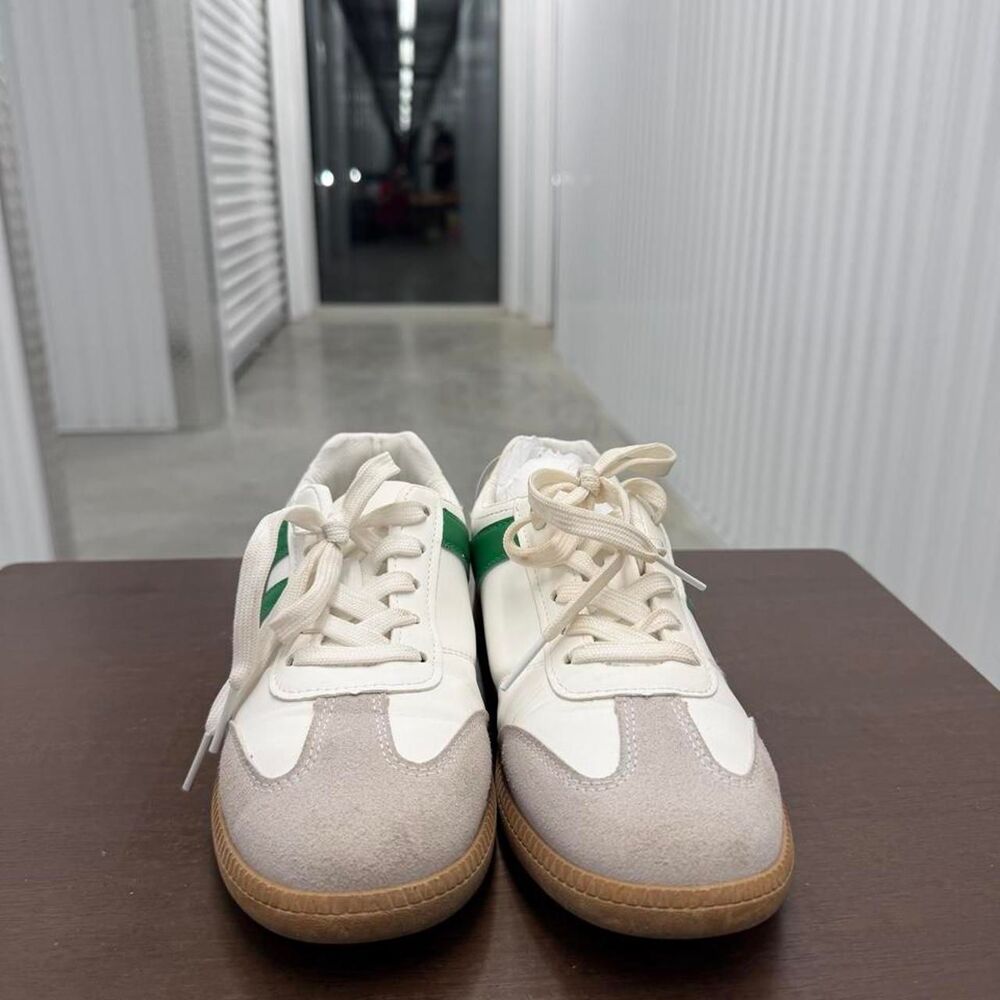 Unbranded Women's White and Cream Trainers